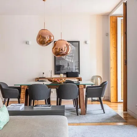 Plum Guide - Sterling Copper Lisboa